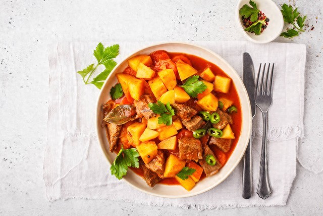 土豆燉牛肉食材