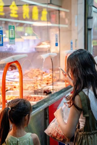 彎彎火鍋城內部